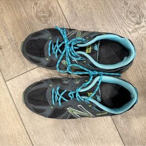 New Balance Teal and Black Sneakers